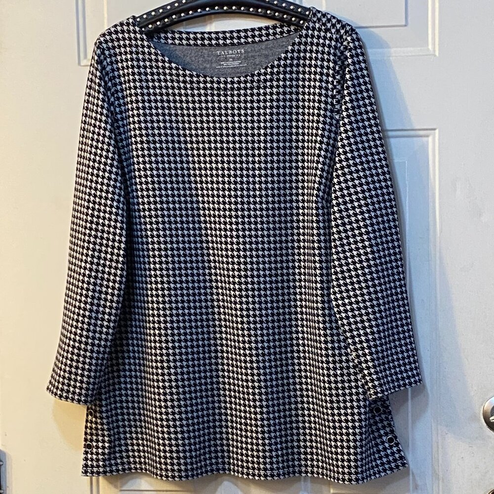 Talbots Black and White Houndstooth Scoop Neck Sweater
